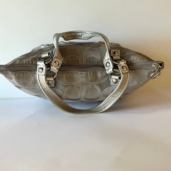 COACH POPPY RARE‼️ Tote, Champagne & Metallic - Picture 16 of 17